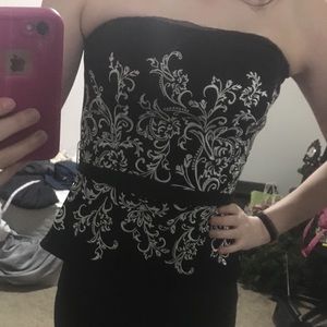 *BNWT* White House Black Market Top! - Size 2